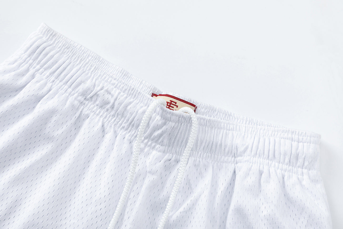 EE-BASIC-WHIE-SHORT