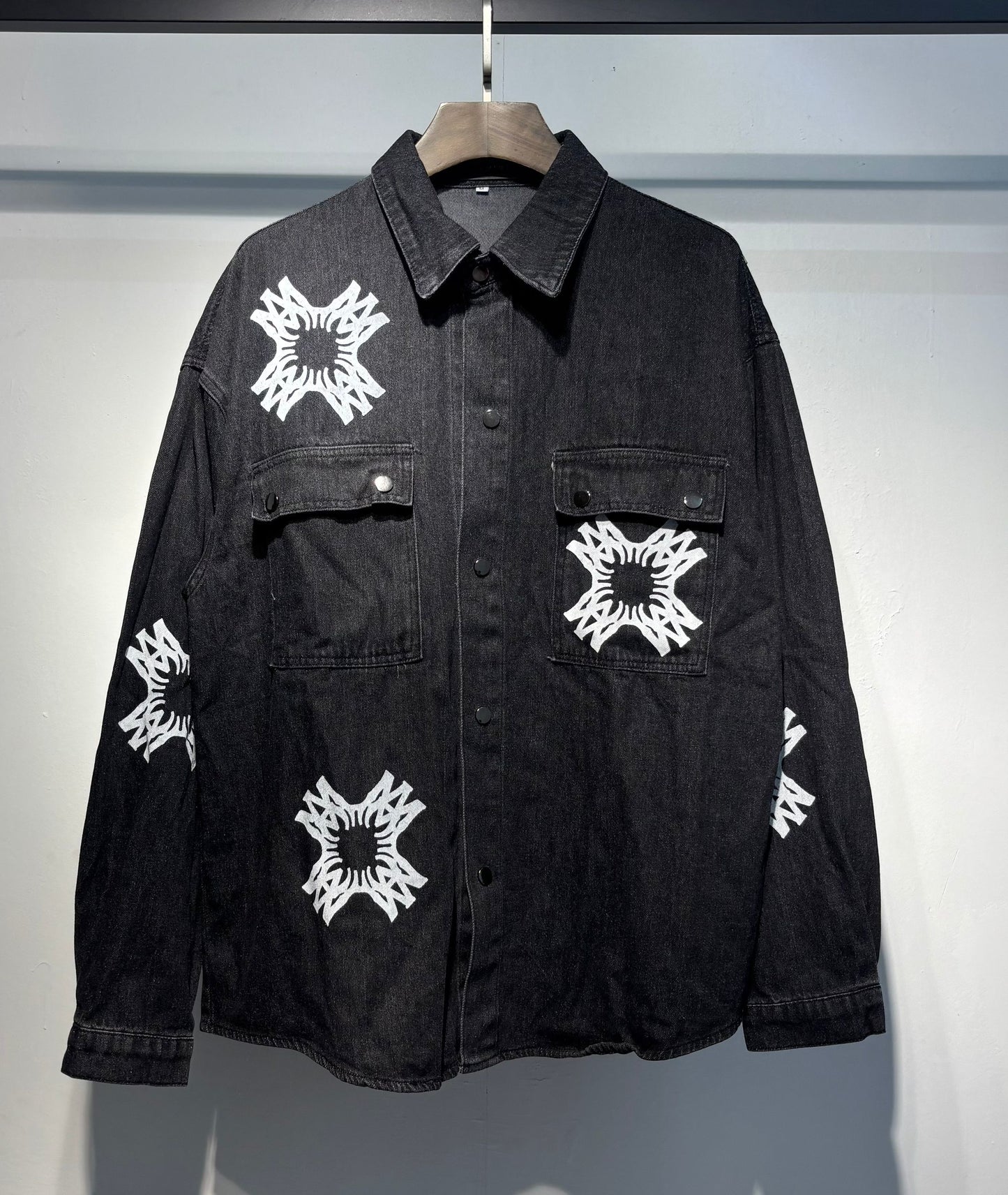 AMIRI-BASIC-LOGO-SHIRT