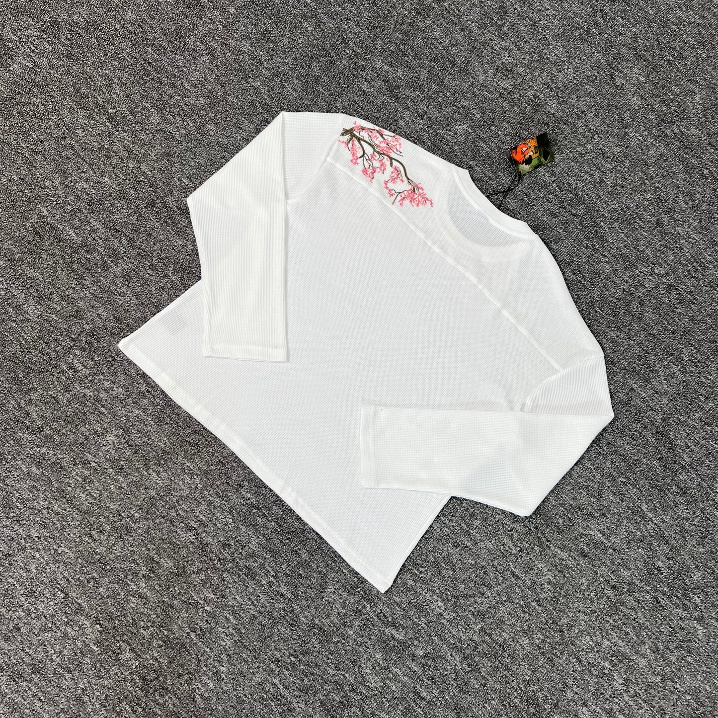 DERSCHUTZE-WHTE-BLOSSOM-SWEATER
