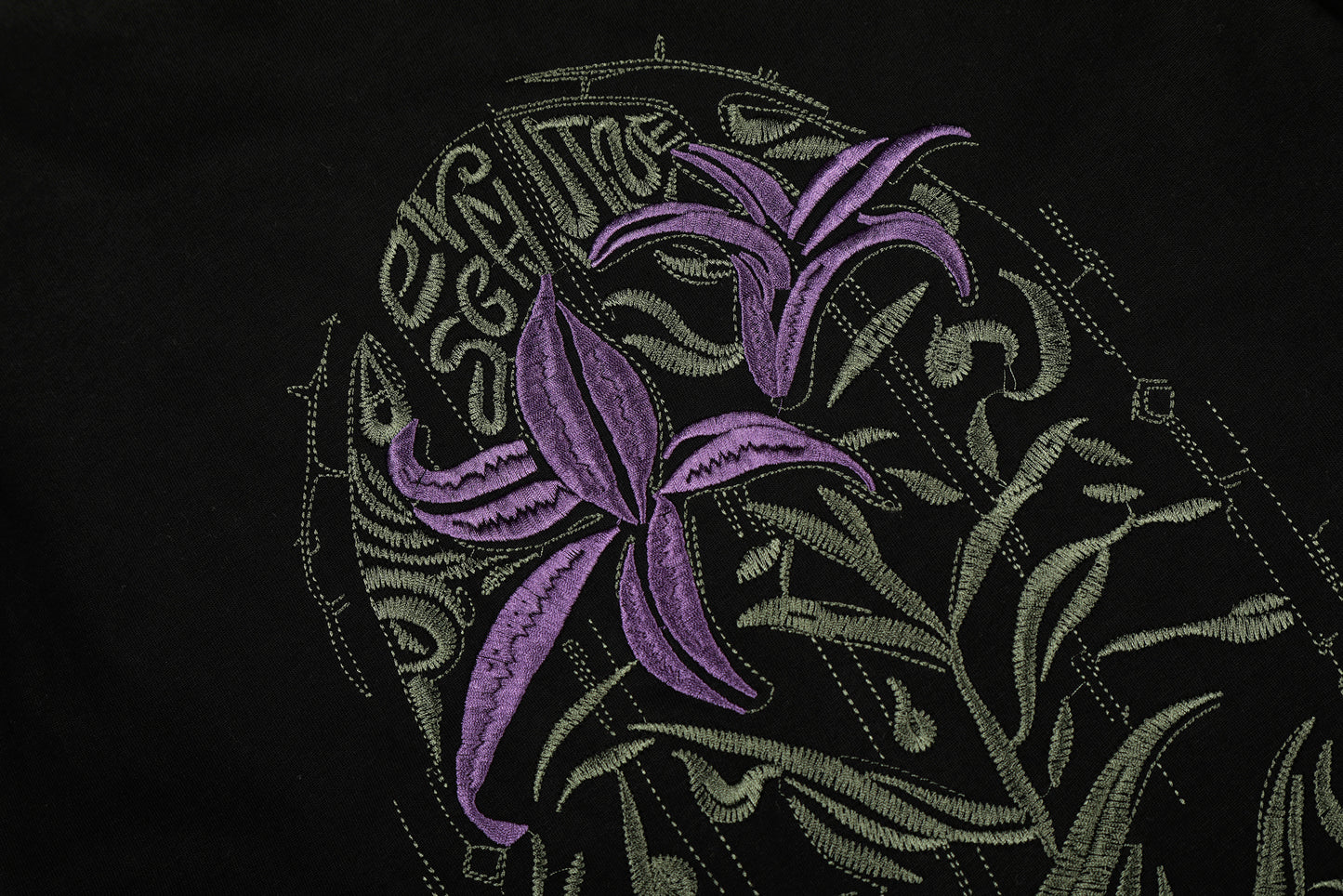 DERSCHUTZE-PLANTS-T-SHIRT