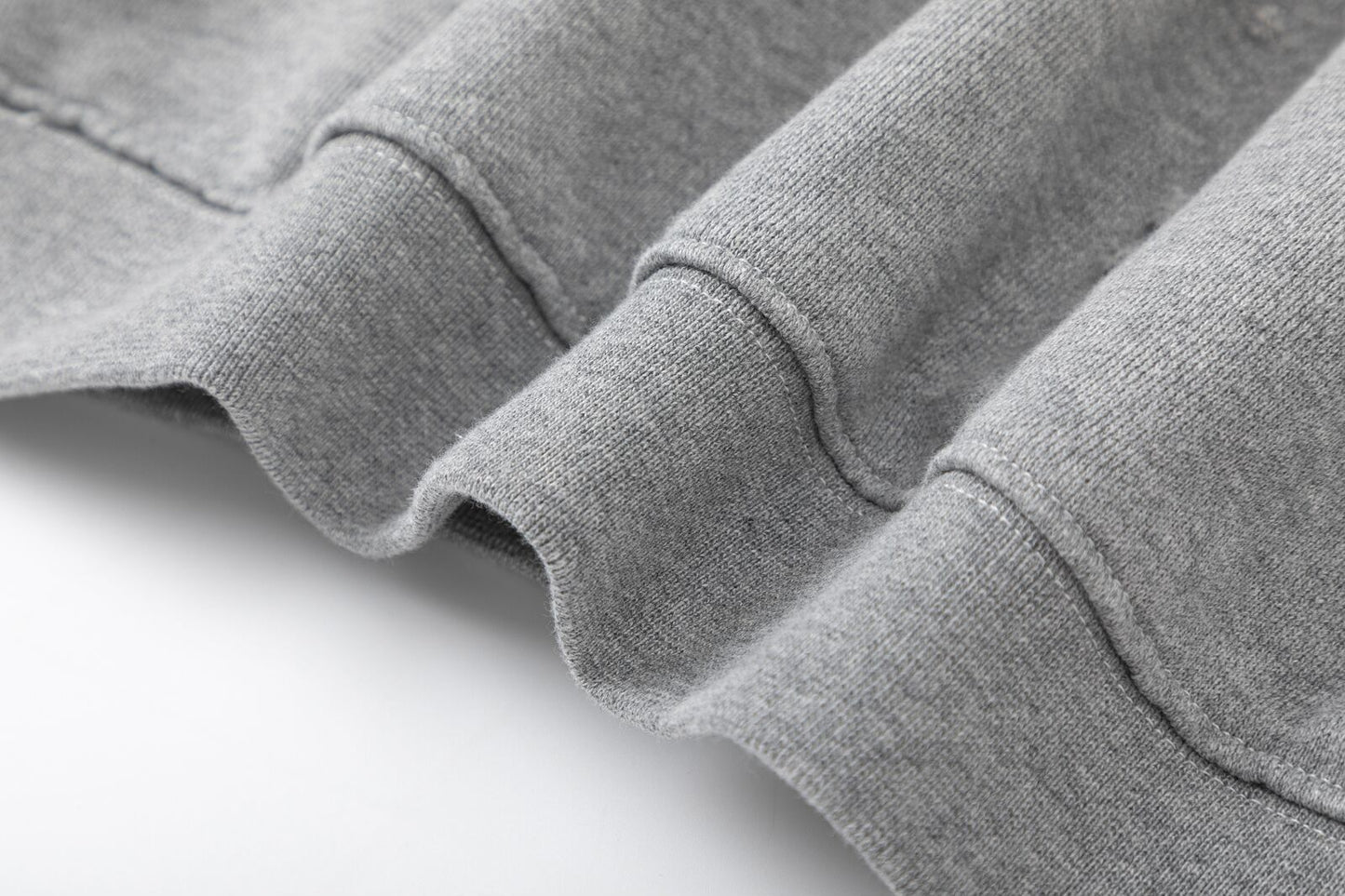 AMIRI-BASIC-LOGO-LONG-SLEEVE