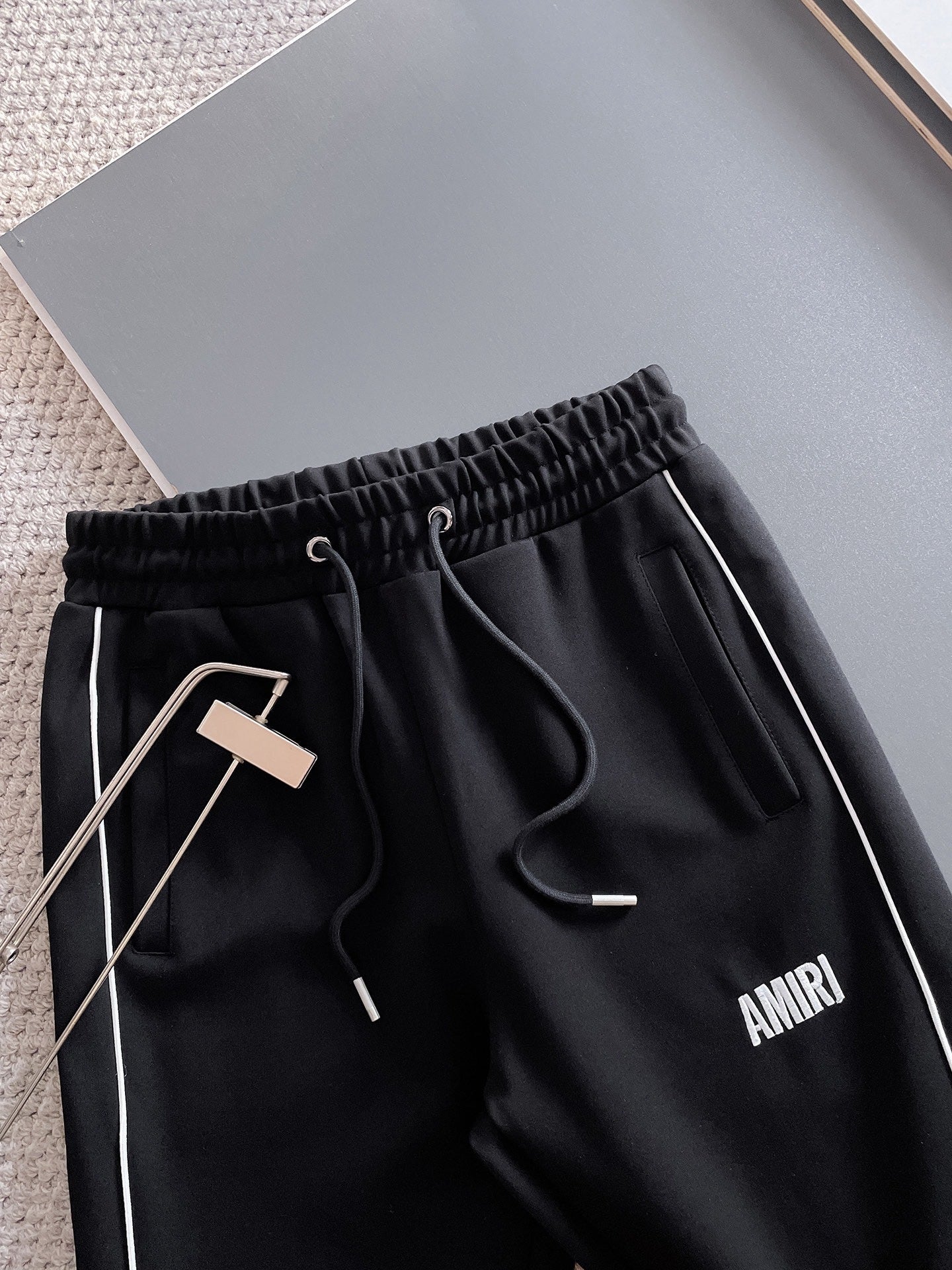 AMIRI-BASIC-LOGO-TRACKSUIT