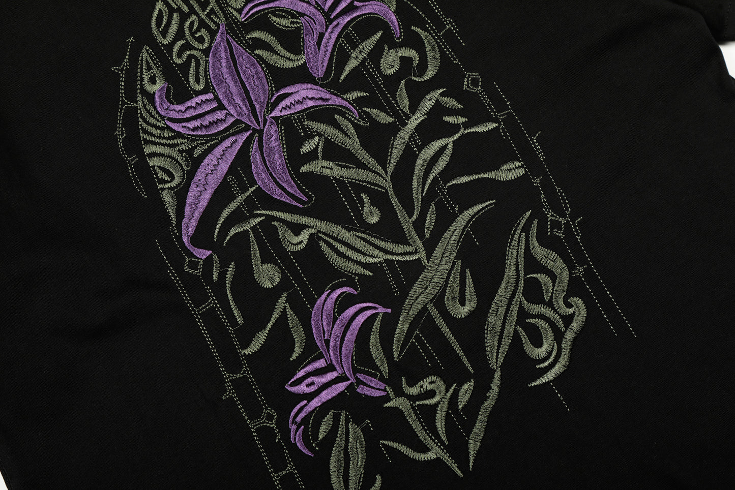 DERSCHUTZE-PLANTS-T-SHIRT