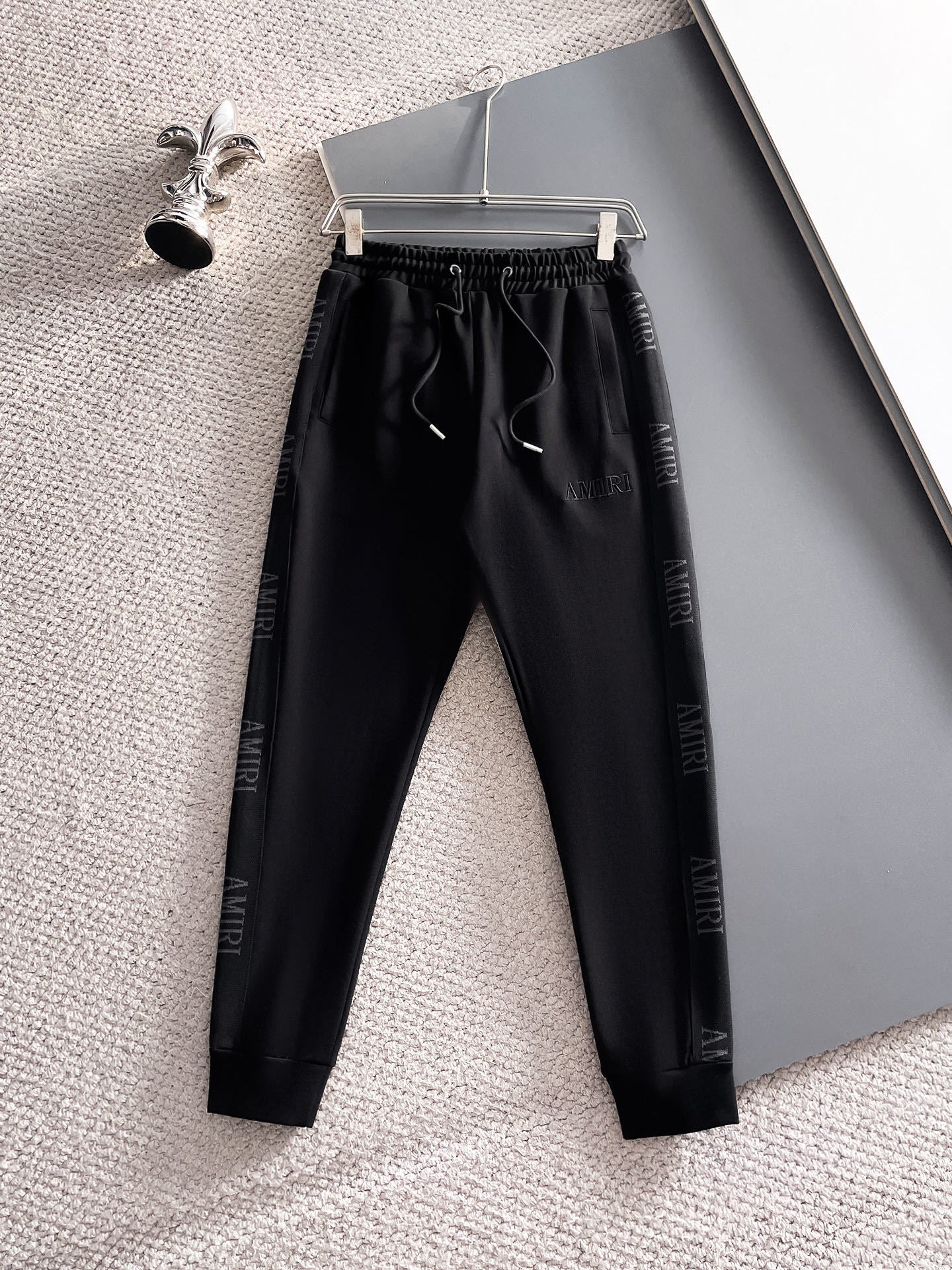 AMIRI-BASIC-LOGO-BLACK-TRACKSUIT