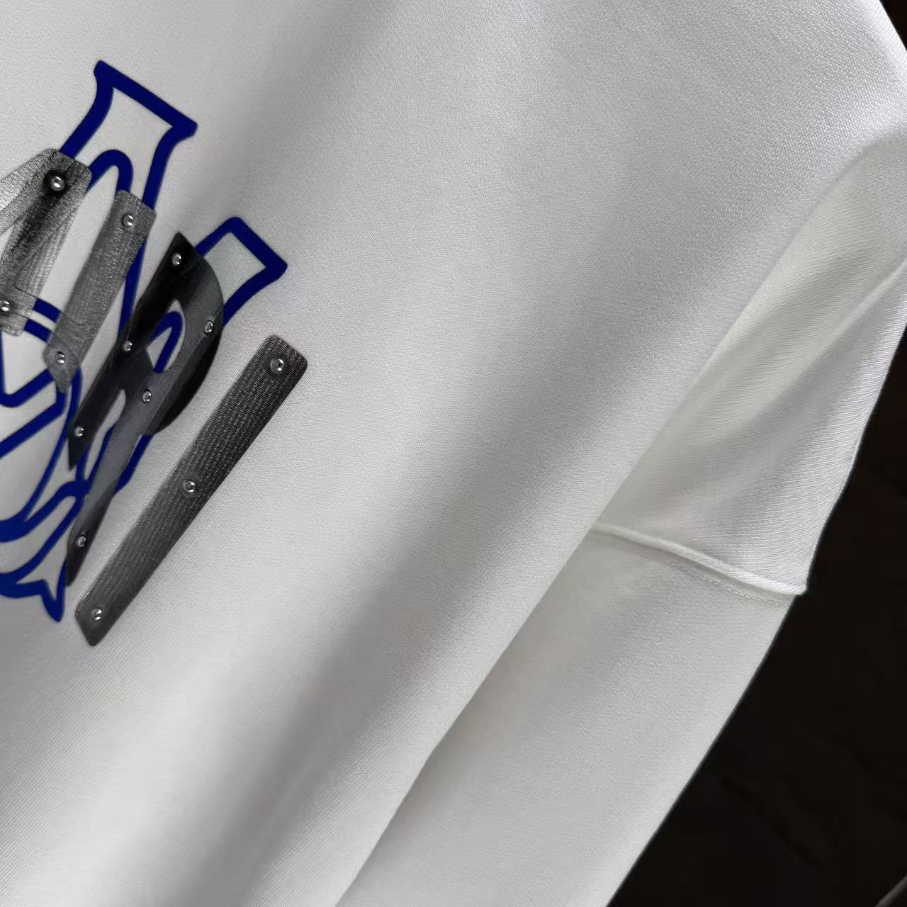 AMIRI-WHITE-LOGO-LONG-SLEEVE