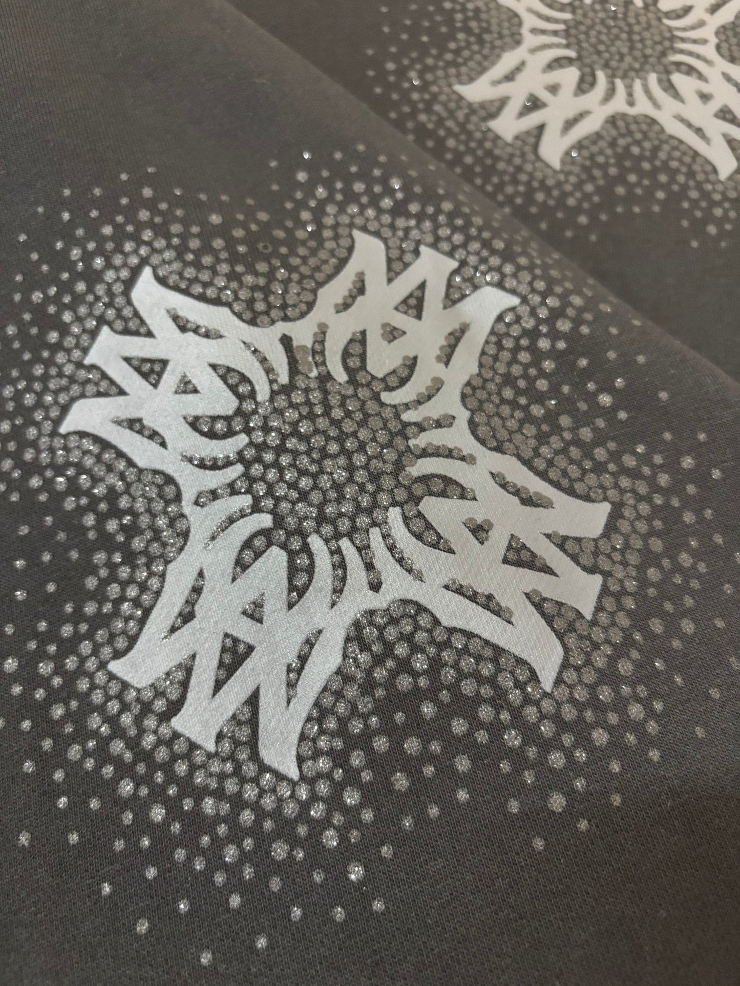 AMIRI-LOGO-POINTS-HOODIE