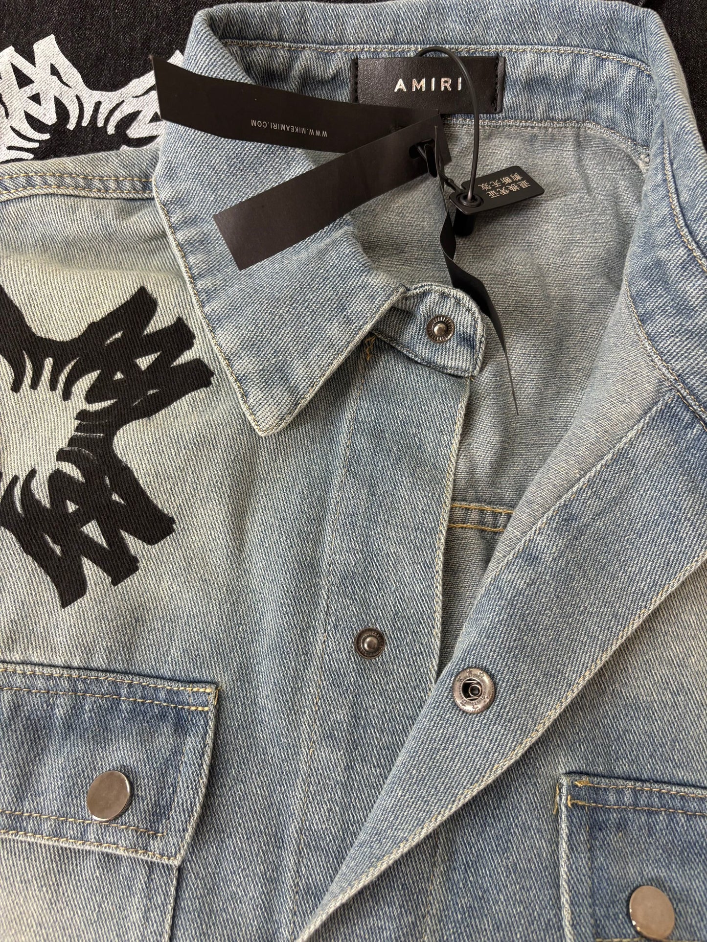 AMIRI-BASIC-LOGO-SHIRT
