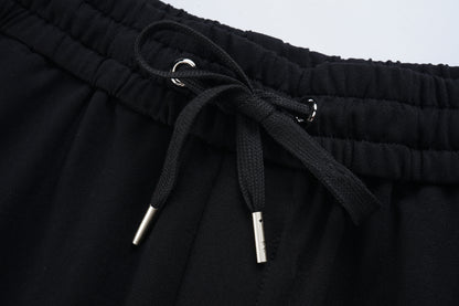 AMIRI-BLACK-ITALICS-22-SHORT