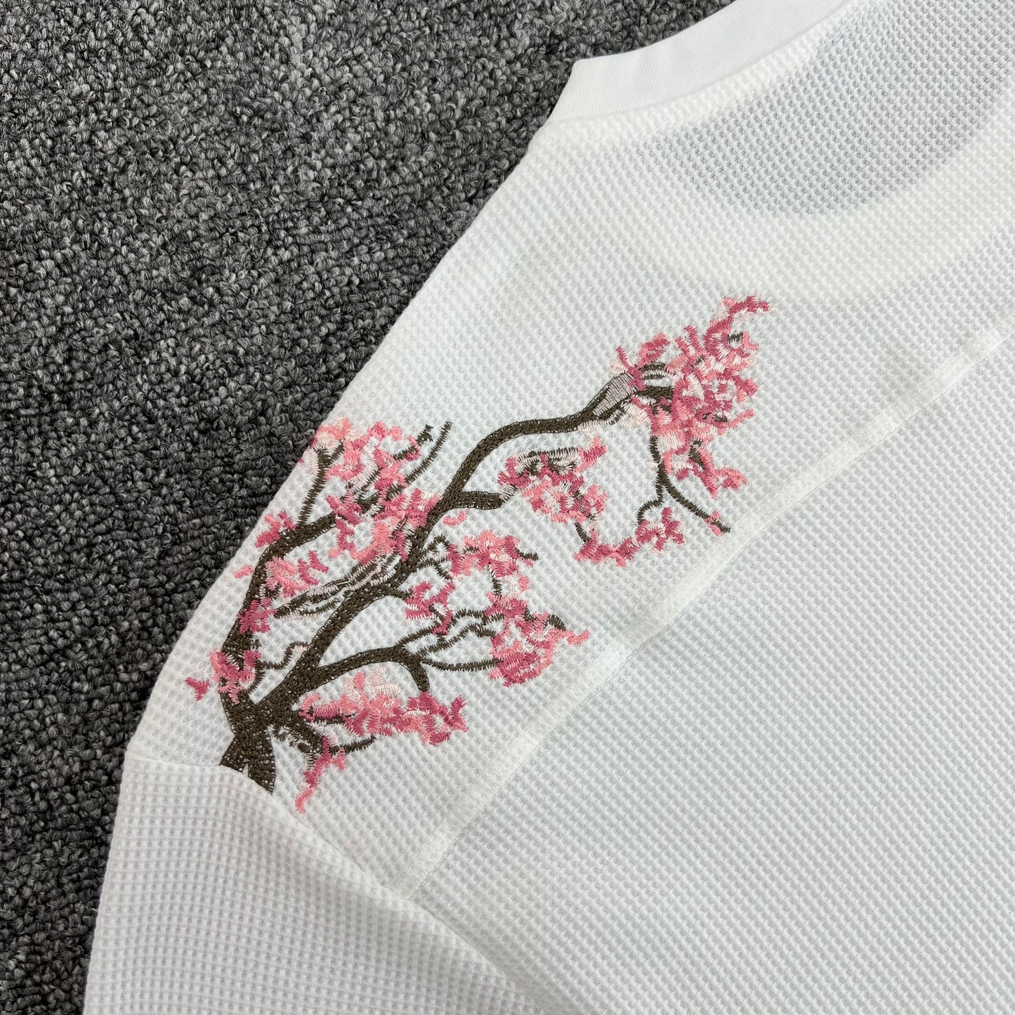 DERSCHUTZE-WHTE-BLOSSOM-SWEATER