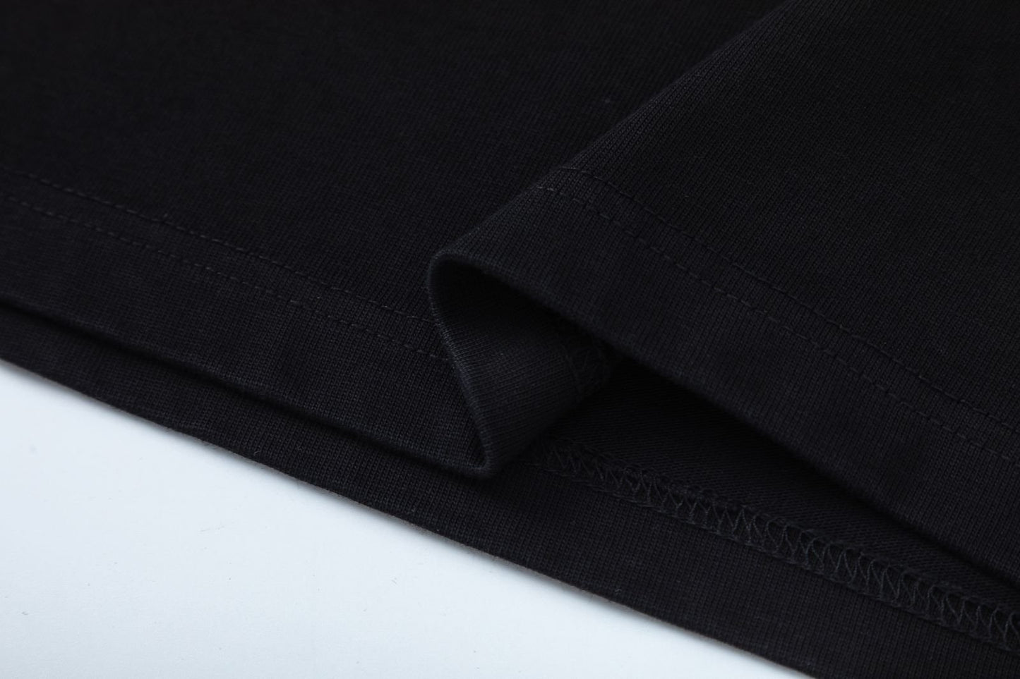 AMIRI-HOLLYWOOD-CA-V2-T-SHIRT