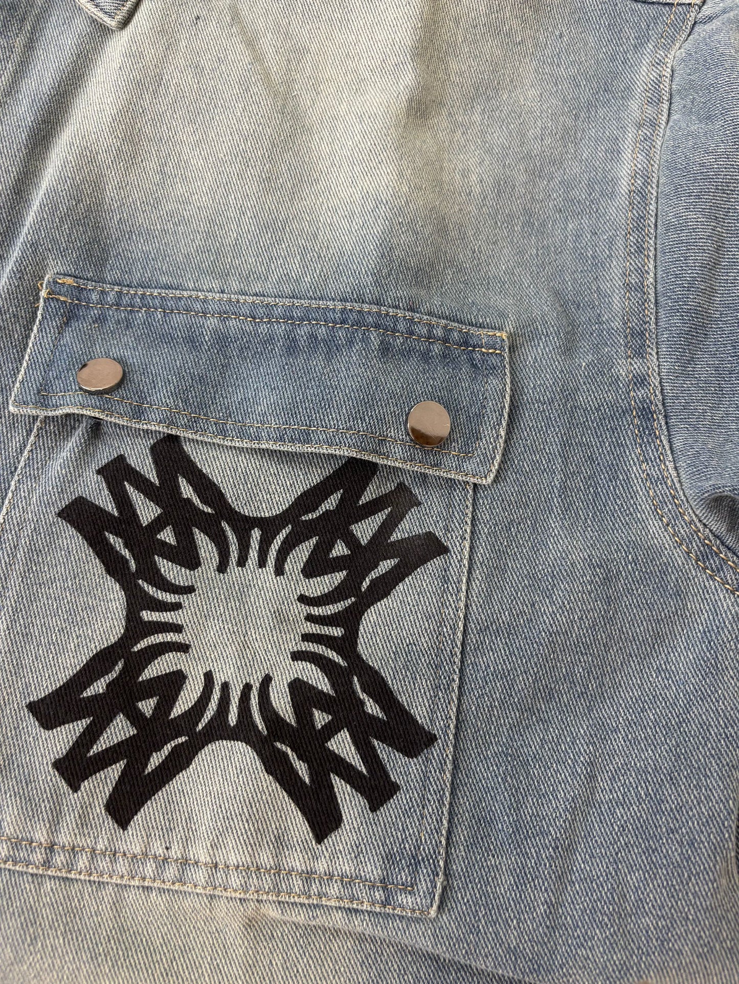 AMIRI-BASIC-LOGO-SHIRT